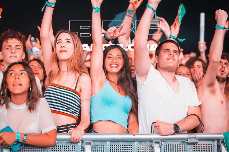 Front row fans at Barcelona Beach Festival