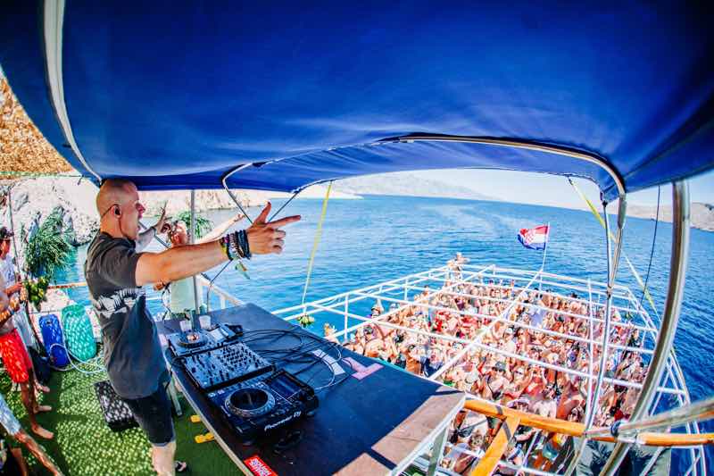 Boat party at Dropzone Festival