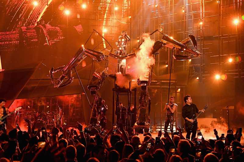 Las Vegas enigma show Lady Gaga Concert Paris