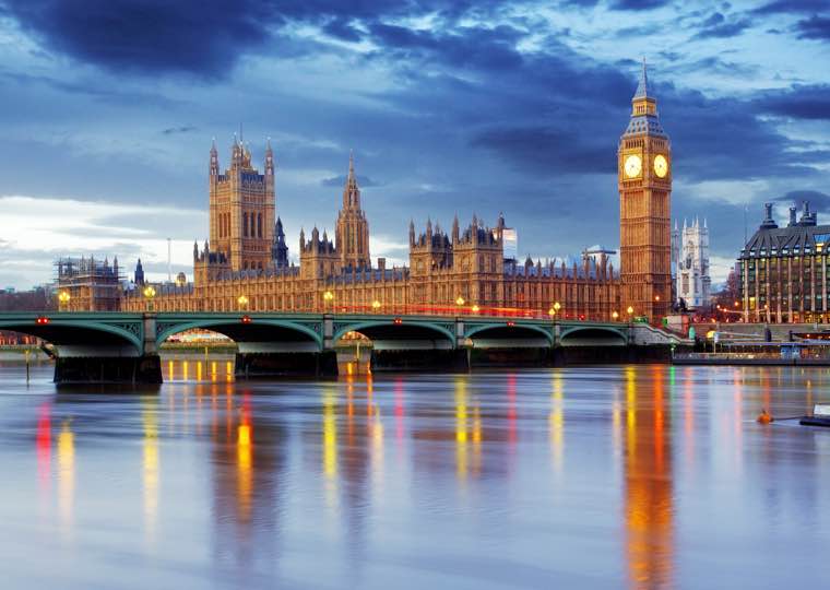 Big Ben Palace of Westminster in London Travel Guide