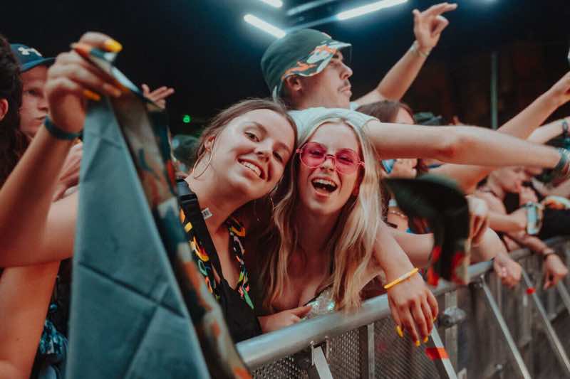 Front row fans at Nass Festival