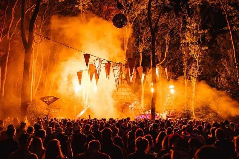Stage lights show at Noisily Festival