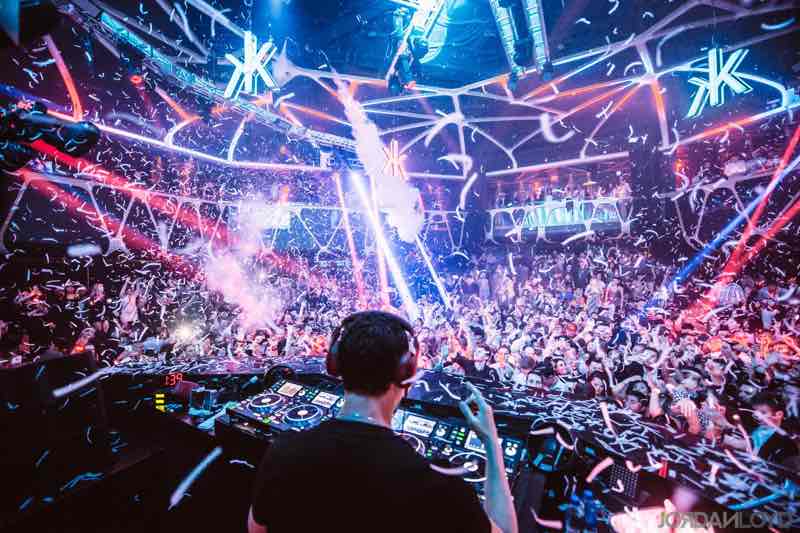 Stage lights show at Tiesto one night in London